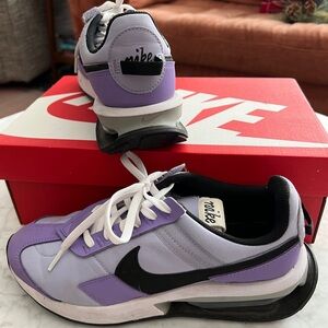 Nike Women's Lavender and Black Sneakers